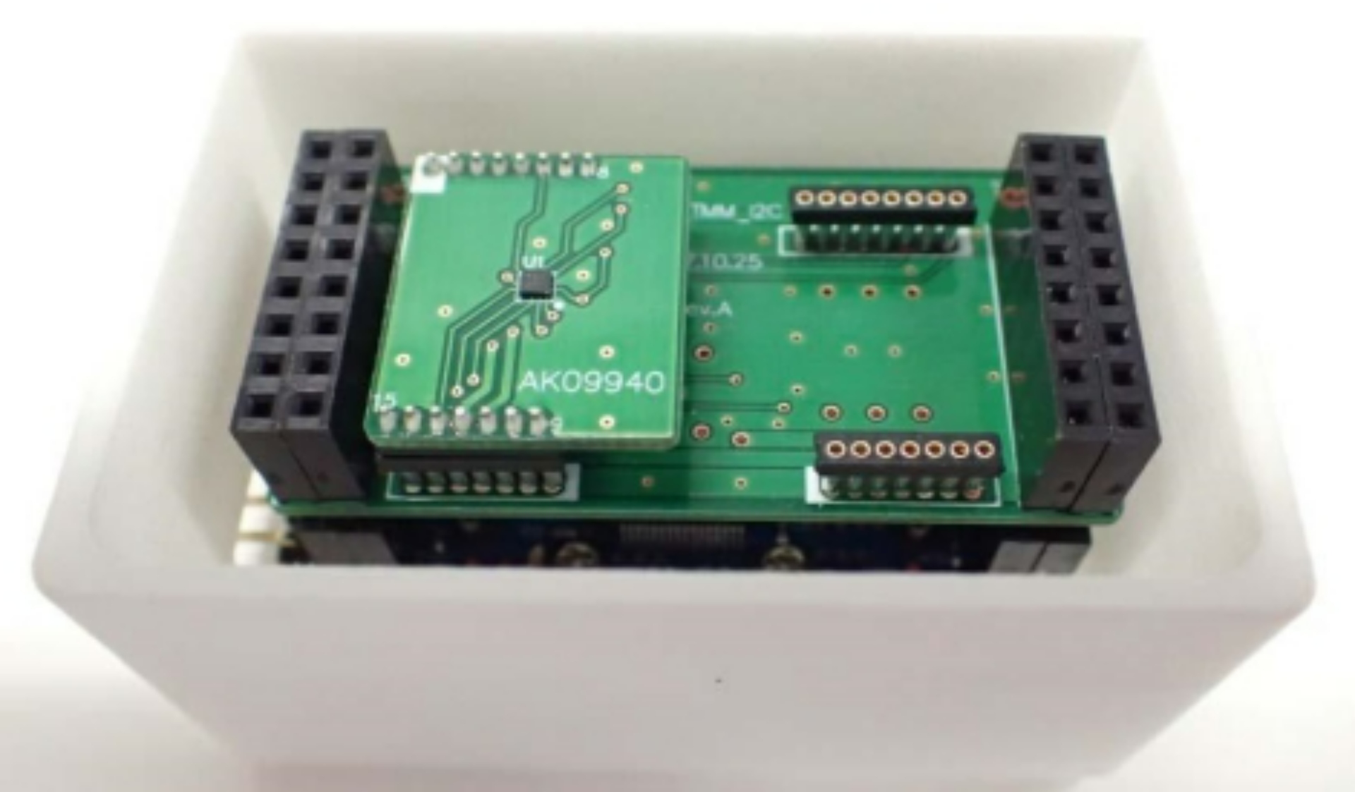 AK09940 Akm旭化成 常用于AR和VR的磁性位置跟蹤高精度三軸磁傳感器IC